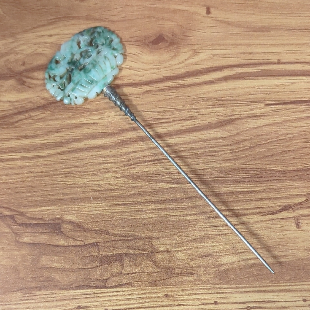 Art Deco 1920 Hat Dress Stick Pin in .800 Silver with Carved Nephrite Green Jade